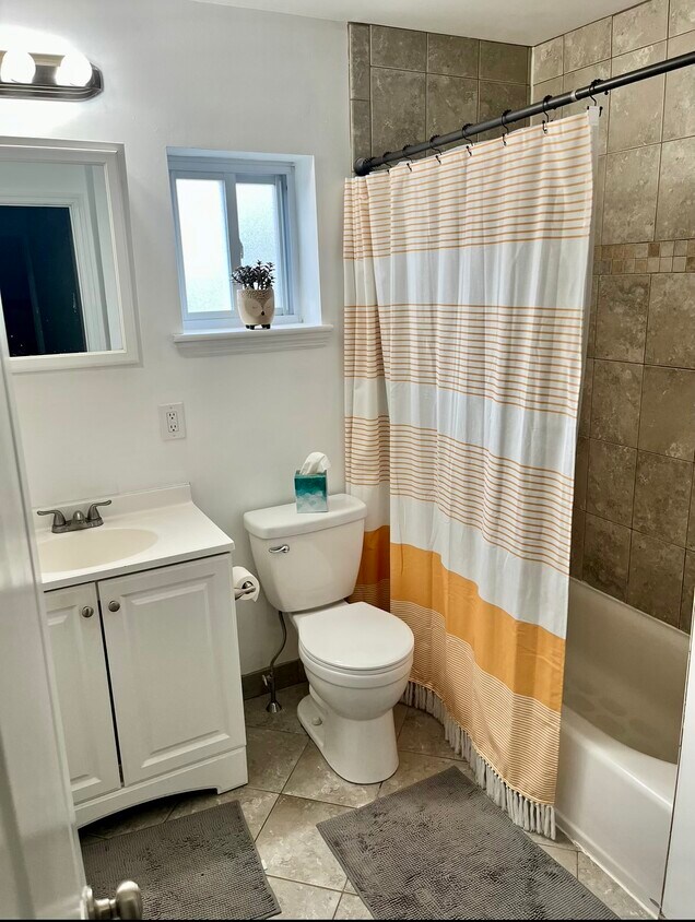 Foto principal - 352 Mercy St