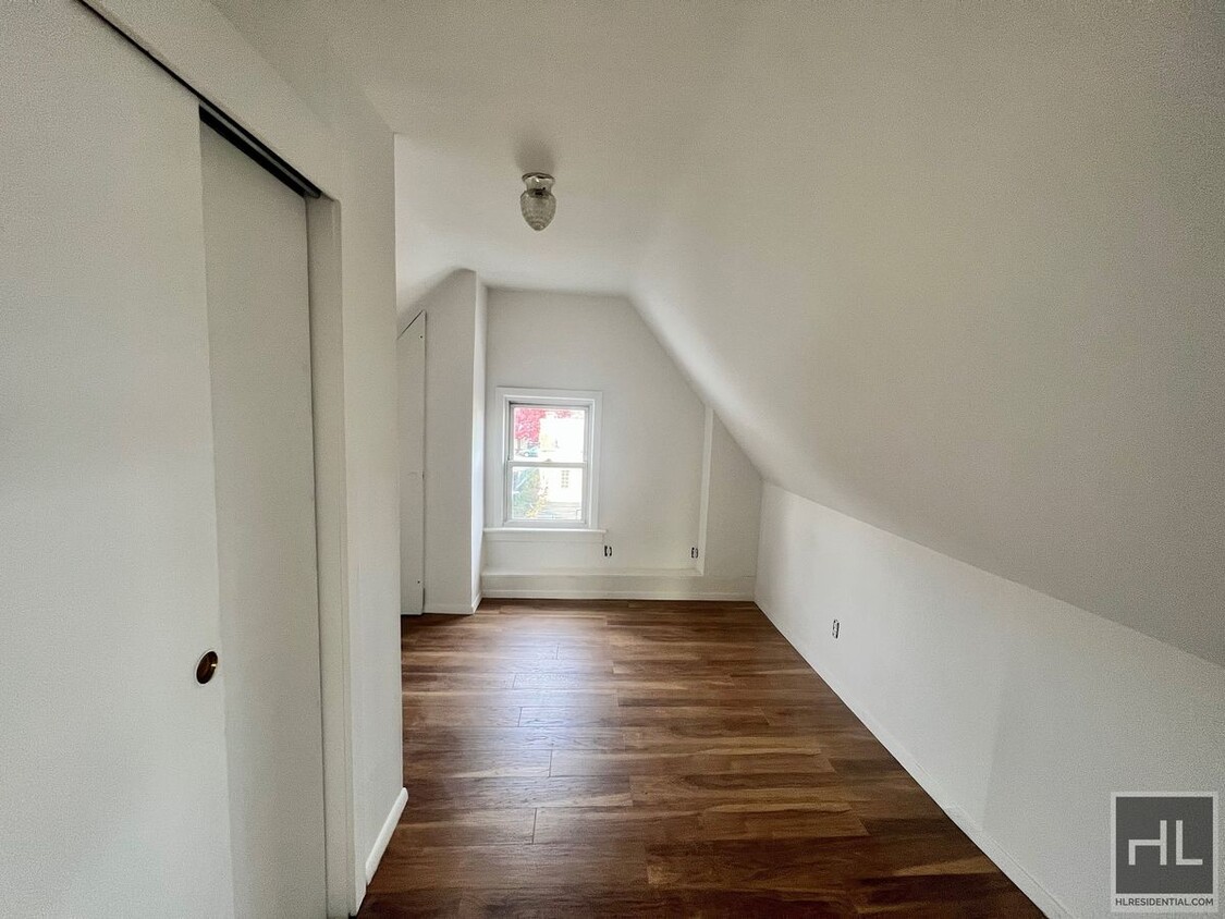 Primary Photo - 1 Bedroom on REID AVENUE