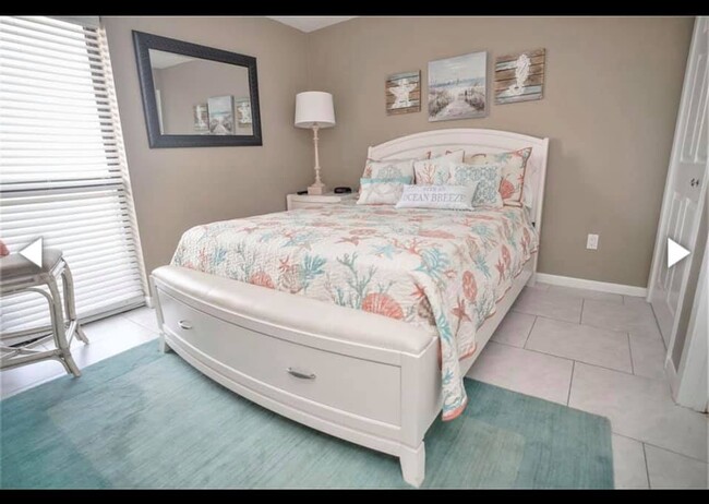 Foto del edificio - 11483 Front Beach Rd