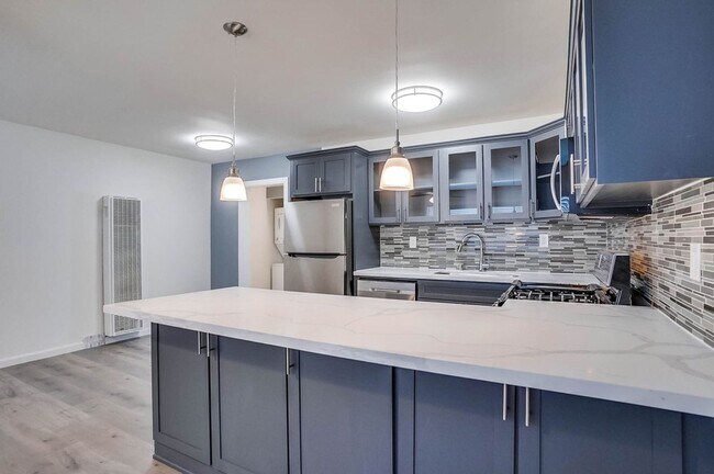 Foto del interior - Pet Friendly Apartment Complex in South LA - Gated Parking, Laundry In-Units, Manager On-Site