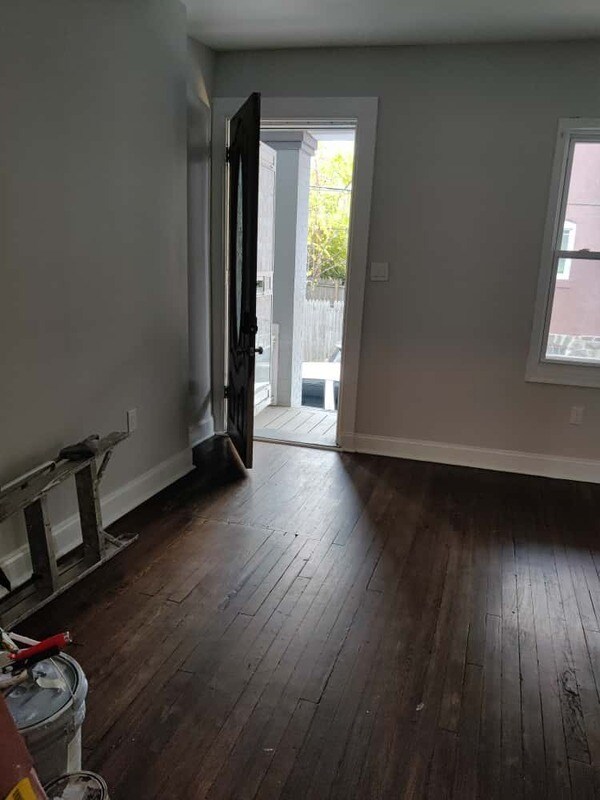 Photo - 250 N Salford St House