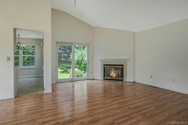 Foto del edificio - 2555 Youngs Ave