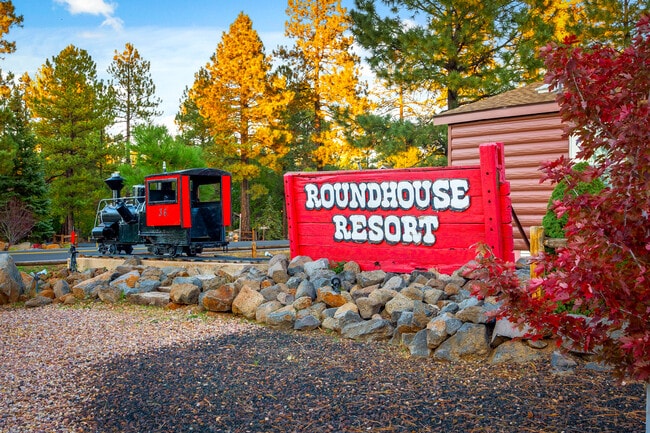 Building Photo - Roundhouse Resort