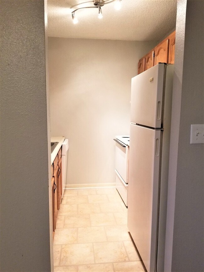 Foto del edificio - Cozy upstairs unit with NEW carpet!