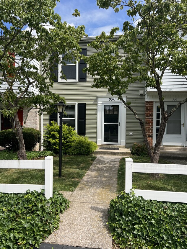 Foto principal - 950 Allenview Dr
