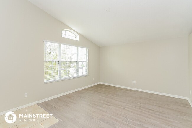 Foto del edificio - 908 Palm Forest Ln