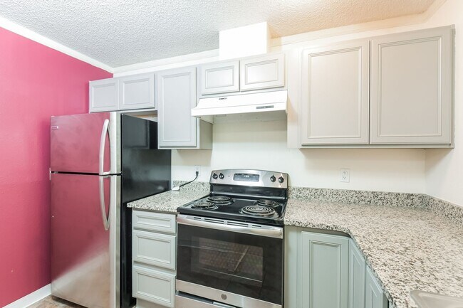 Foto del edificio - Charming 1-Bedroom Condo in Plaza de Monac...