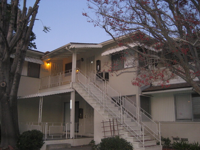 Building Photo - 14157 Moorpark St