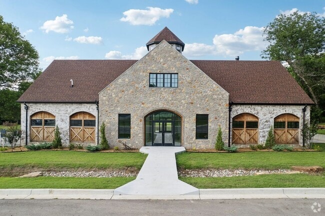 Building Photo - 3405 Redbud Ln