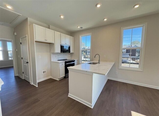 Building Photo - 1393 Breezy Cir