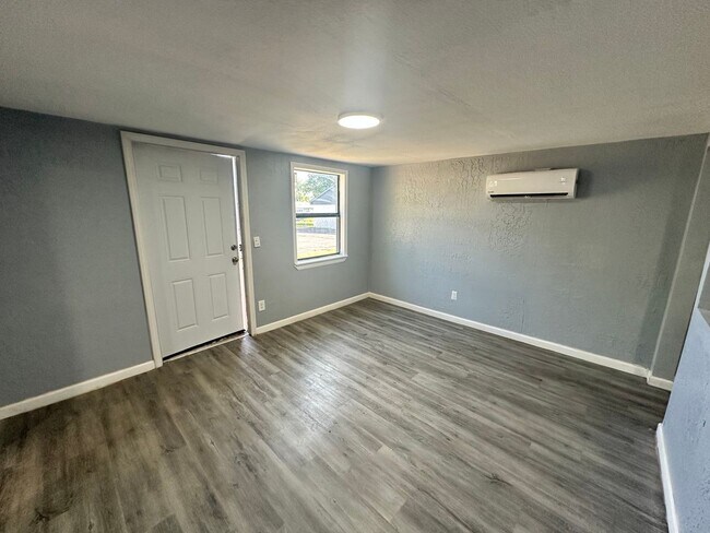 Foto del edificio - 1612 NE 24th St