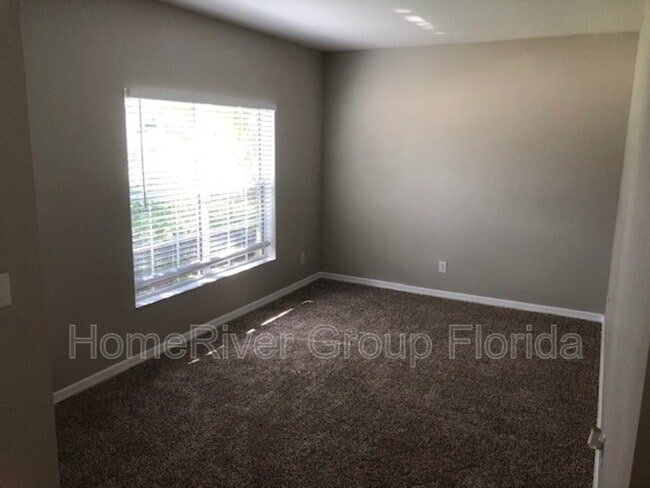 Building Photo - 7217 Wakeview Dr