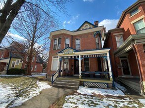 Building Photo - 885 Dennison Ave