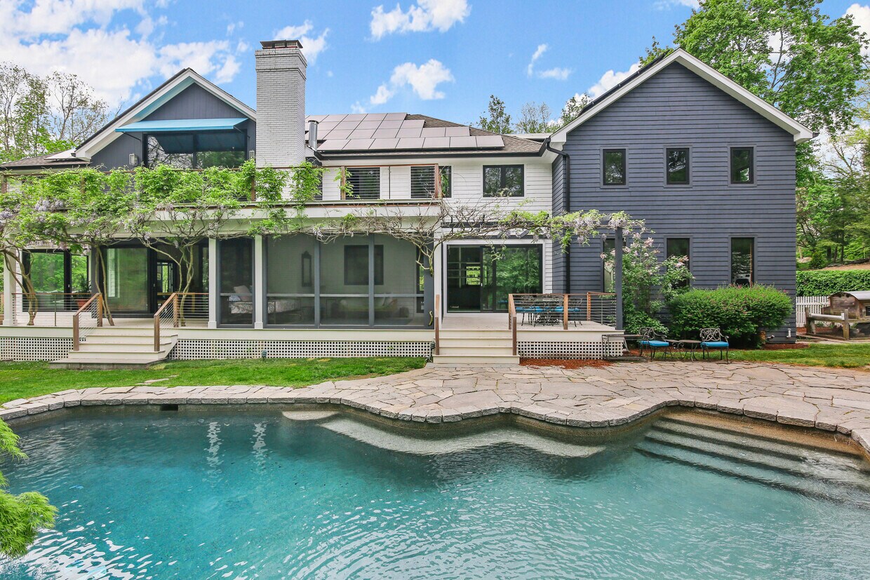 Foto principal - 56 Dingletown Rd