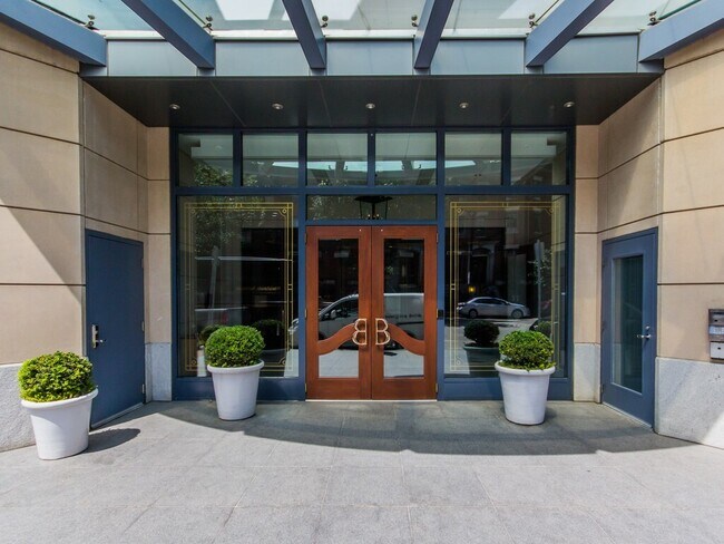 Foto del edificio - 303 Columbus Ave