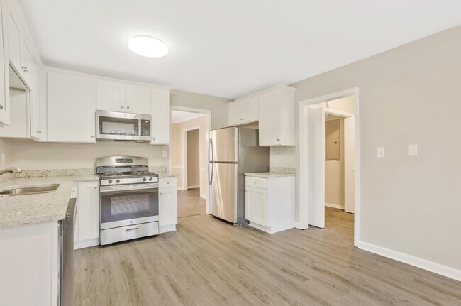 Foto del edificio - 1243 Tinderbox Ln Nw