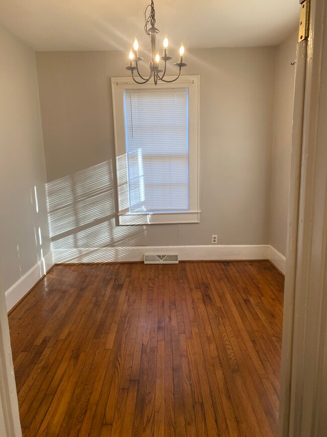 Building Photo - 2103 Marion St