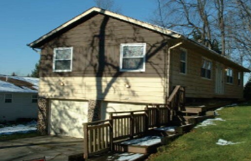 Primary Photo - 1121-1130 Tonawanda Ave