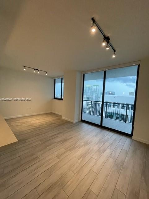Foto del edificio - 999 SW 1st Ave