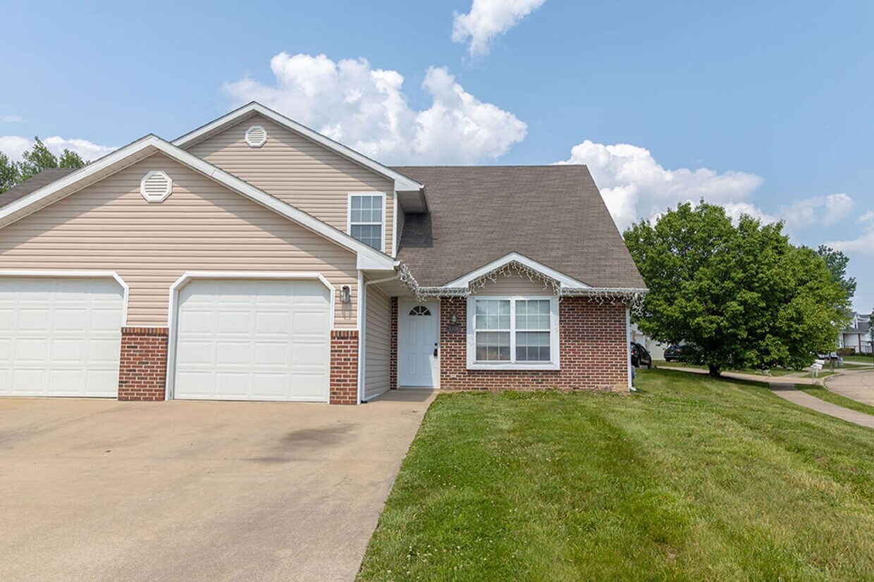 Foto principal - 3306-3308 Dove Dr