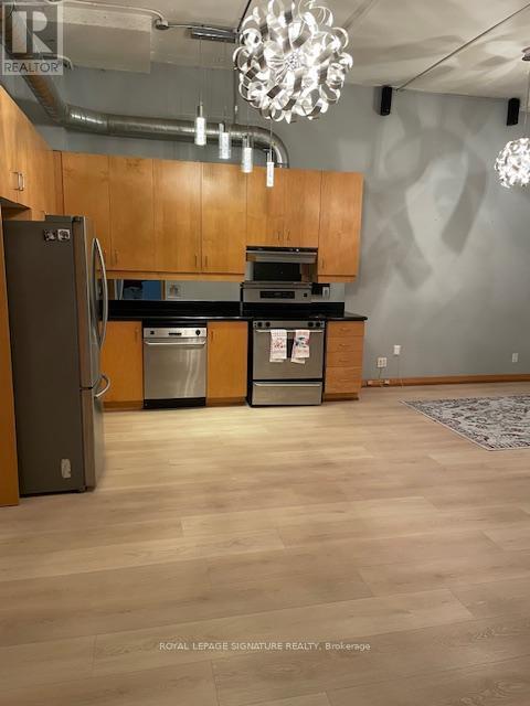 Building Photo - 188 Eglinton Ave E