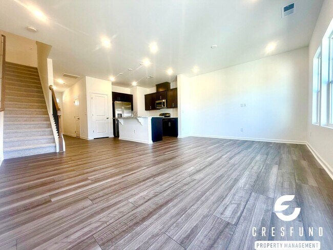 Building Photo - 473 Venetian Dr