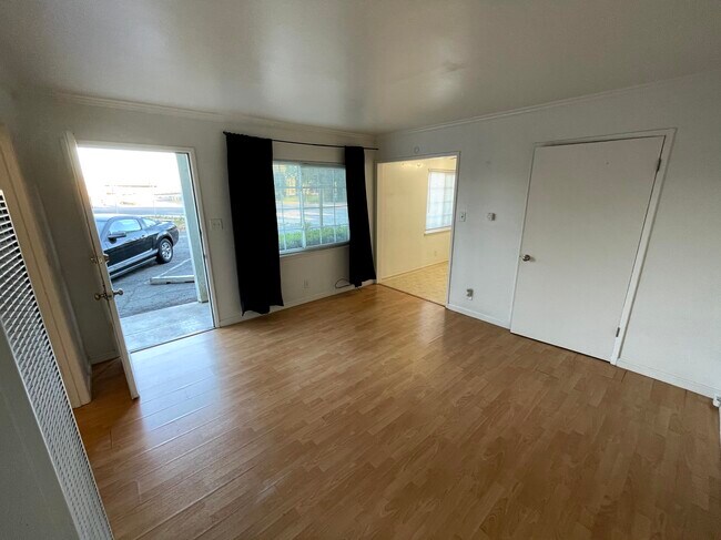 Foto del edificio - 815 Bay Rd