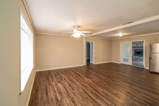 Foto del edificio - 3 Dogwood Cir