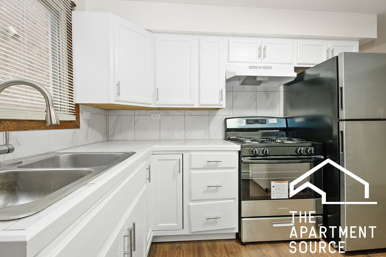Foto principal - 3739 W 63rd St