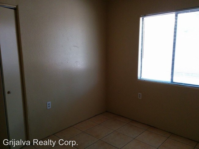 Foto del edificio - 1420 E 16th St