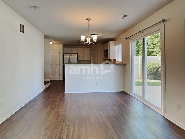 Building Photo - 5613 Topsail Ct