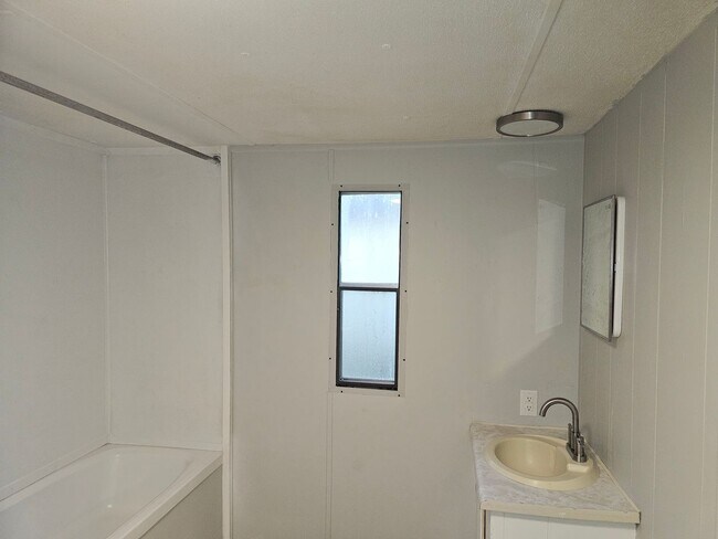 Foto del edificio - 2 bed 1 bath rental Next to  City Park