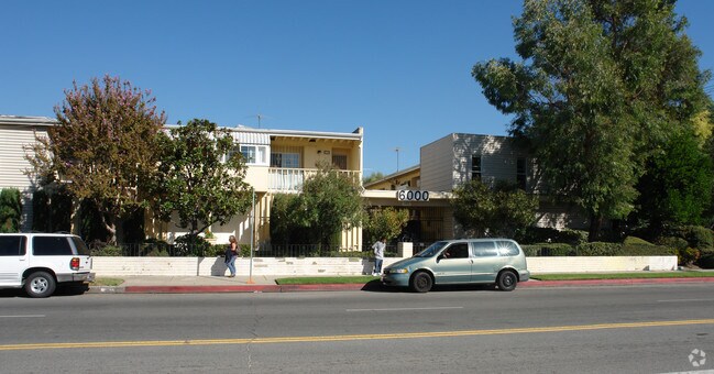 Foto del edificio - 6000 Coldwater Canyon Ave