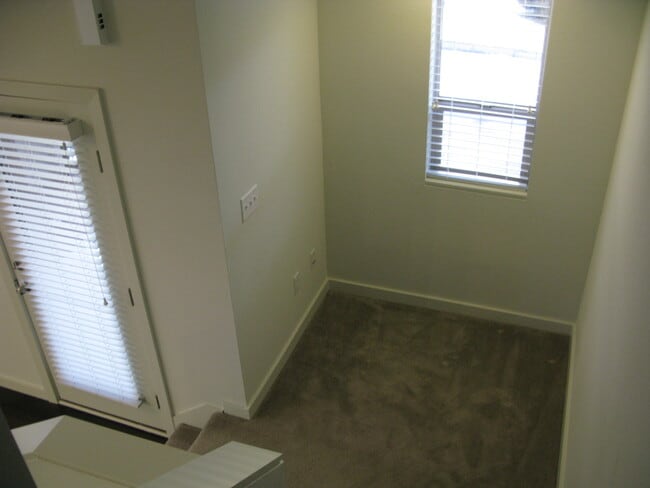 Building Photo - 2420 Uinta St