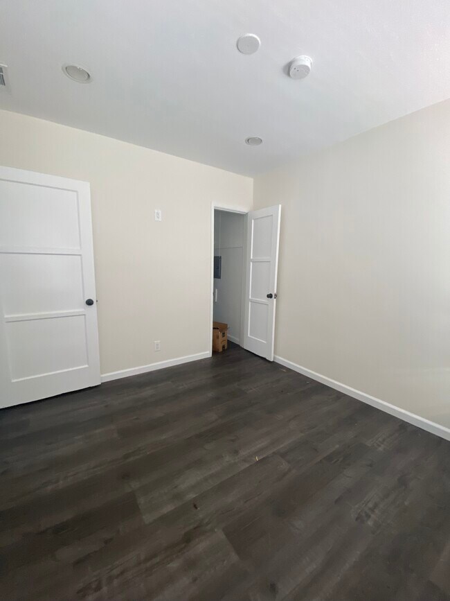 Dormitorio número 2 - 1763 N Alexandria Ave