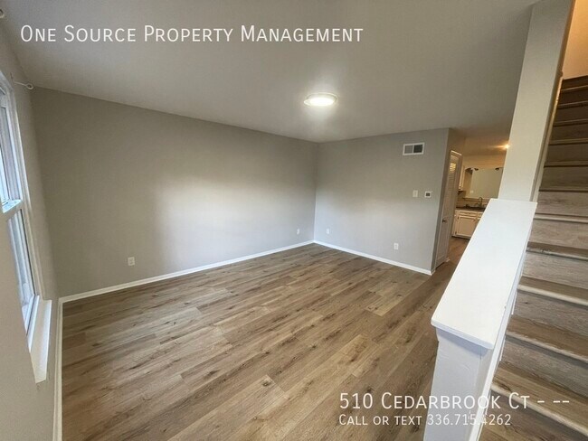 Foto del edificio - 510 Cedarbrook Ct