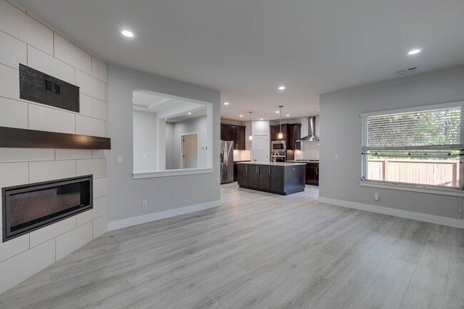 Building Photo - Seattle Hill Road Area Beautiful 5 Bedroom...