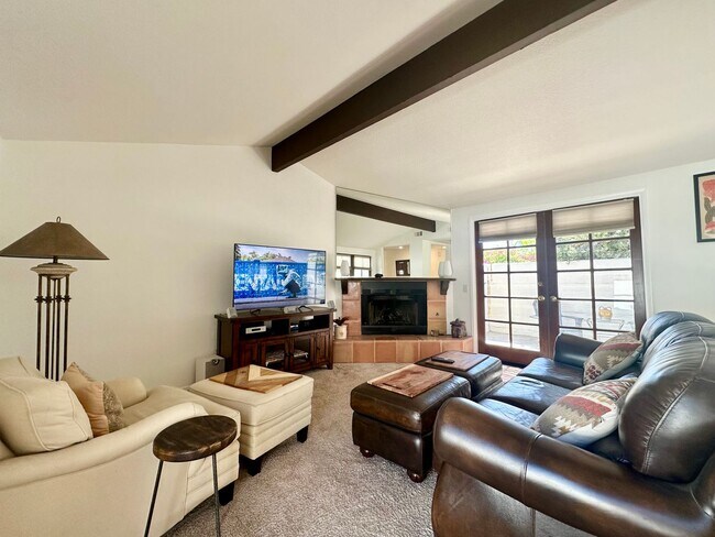 Foto del edificio - AVAILABLE NOW!  LOVELY 2 Bedroom 2 Bathroom Condo in Palm Desert