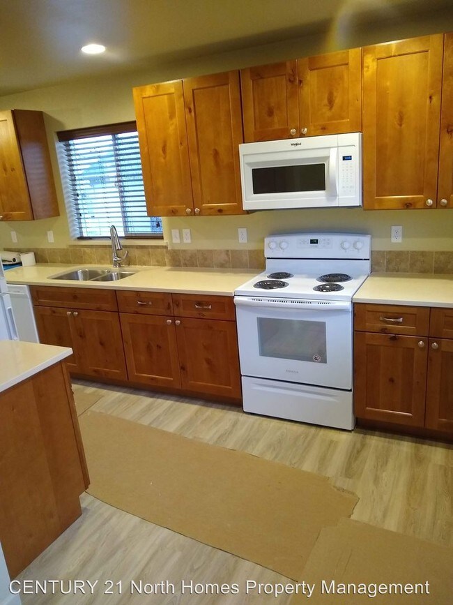 Building Photo - 2 br, 1.5 bath House - 1408 O Ave