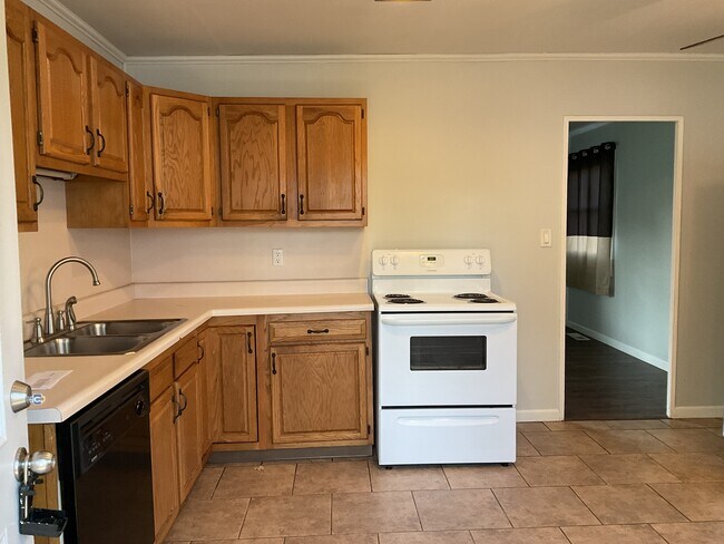 Foto del edificio - 3406 Three Oaks Dr