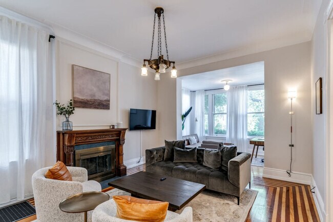 Foto del edificio - 351 Thrall St