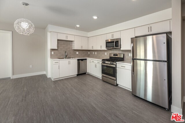 Primary Photo - 5210 W Olympic Blvd