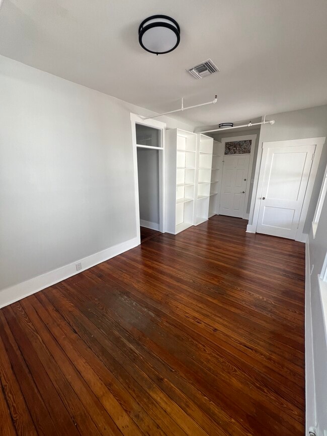 Foto del edificio - 428 N Donnelly St