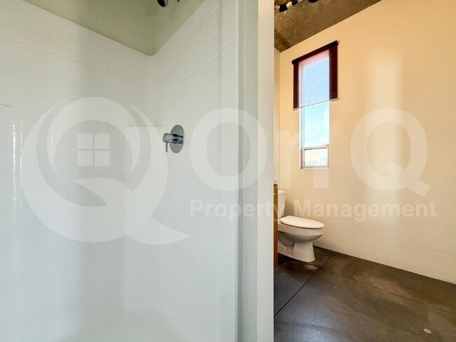Building Photo - 675 S Roosevelt St