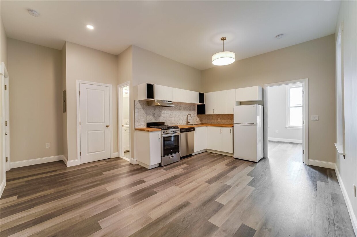 Foto principal - 1076 Summit Ave