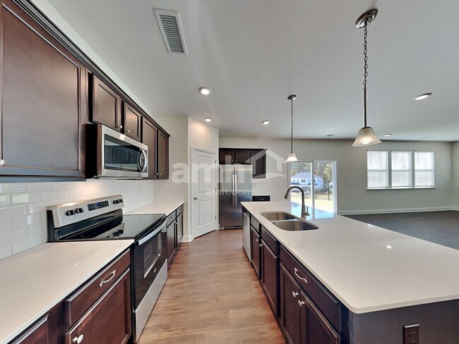 Building Photo - 7408 Garrett Court
