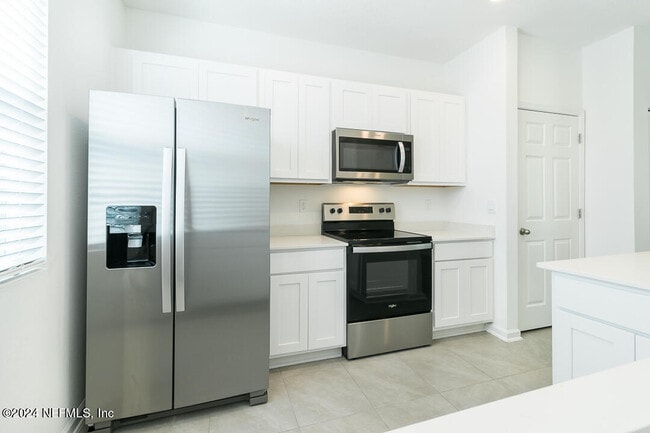 Foto del edificio - 215 Elmhurst Ln