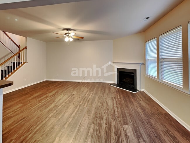 Building Photo - 16009 Long Talon Way