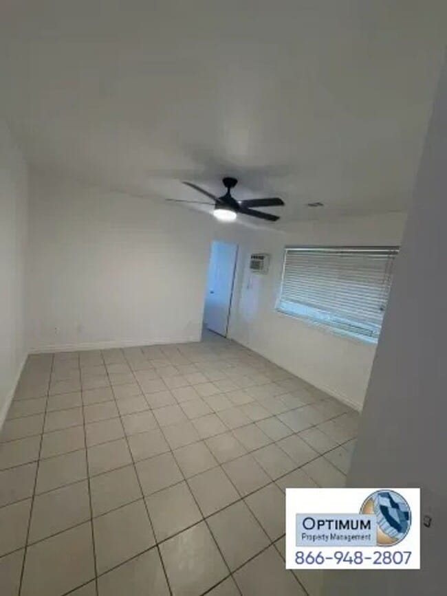 Building Photo - Chesnut St - Duplex