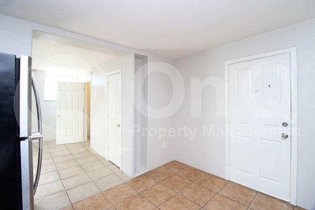 Building Photo - 1548 W McKinley St